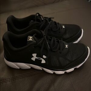 Under Armour Black Athletic Shoes size 9